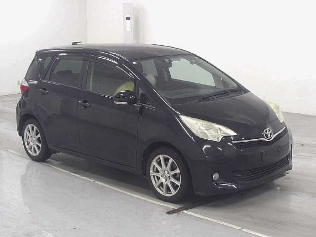 TOYOTA RACTIS 2011