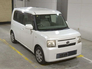 TOYOTA PIXIS SPACE 2012