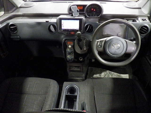 TOYOTA PORTE 2012