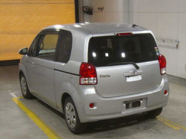 TOYOTA PORTE 2012