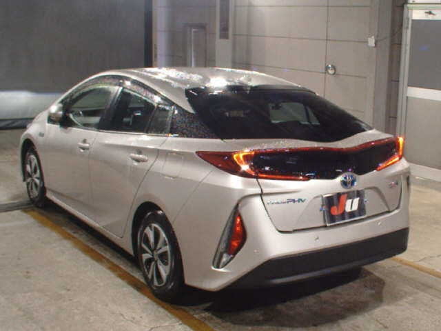 TOYOTA PRIUS PHV 2021