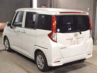 TOYOTA ROOMY 2022