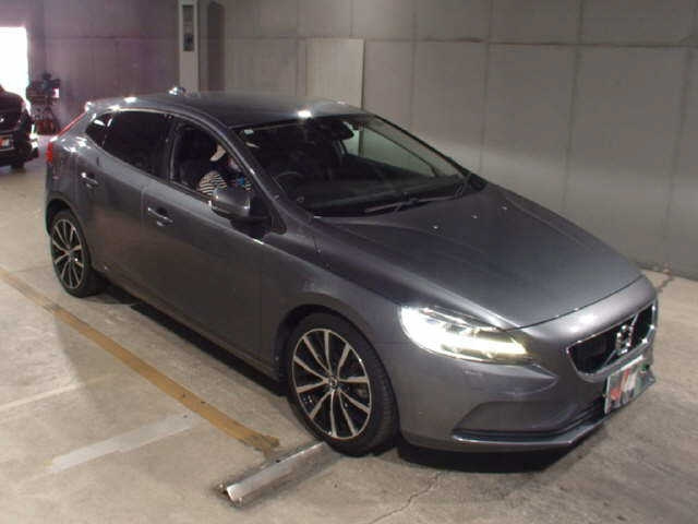 VOLVO V40 2017