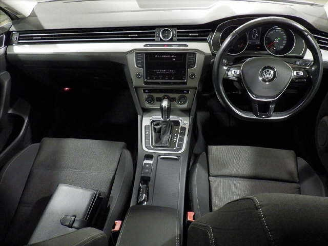 VOLKSWAGEN PASSAT VARIANT 2015