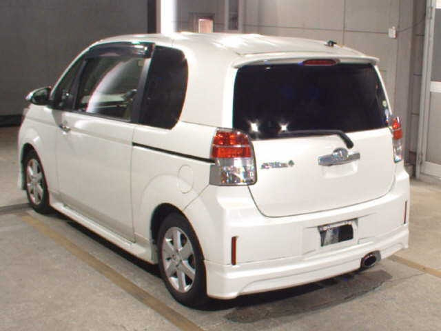 TOYOTA SPADE 2012