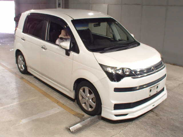 TOYOTA SPADE 2012