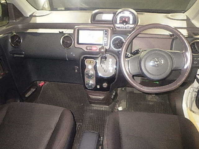 TOYOTA SPADE 2012