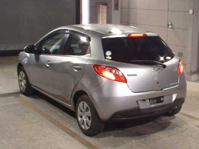 MAZDA DEMIO 2010
