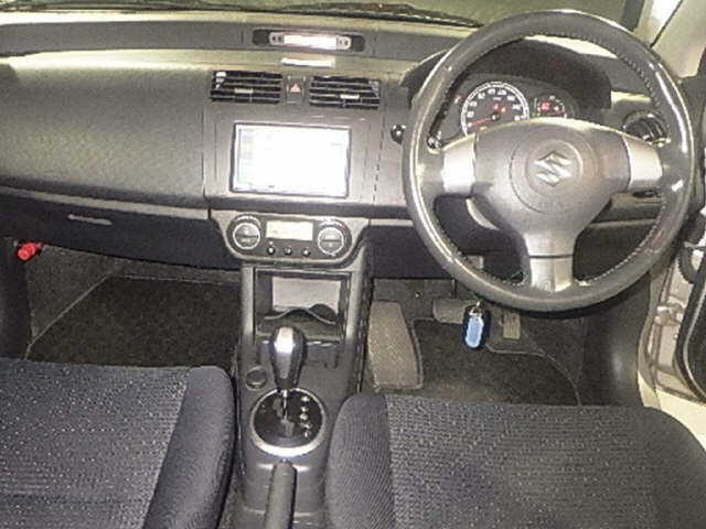 SUZUKI SWIFT 2010
