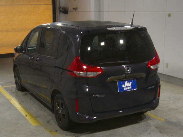 HONDA FREED 2023
