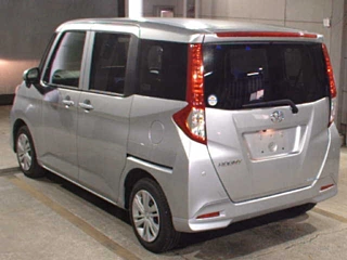 TOYOTA ROOMY 2022