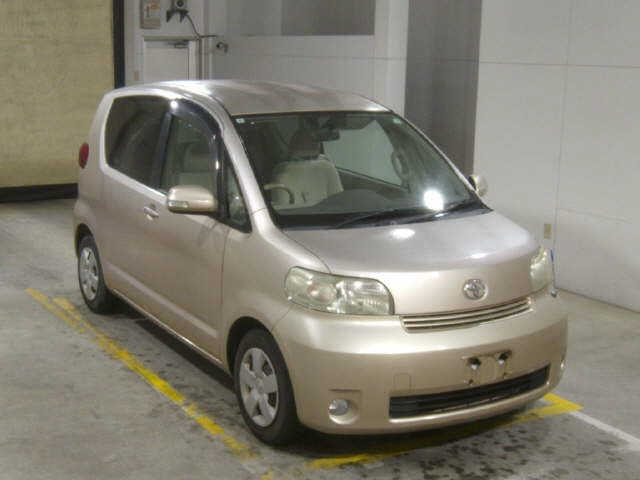 TOYOTA PORTE 2009