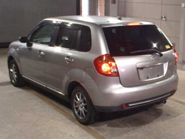 MAZDA VERISA 2010