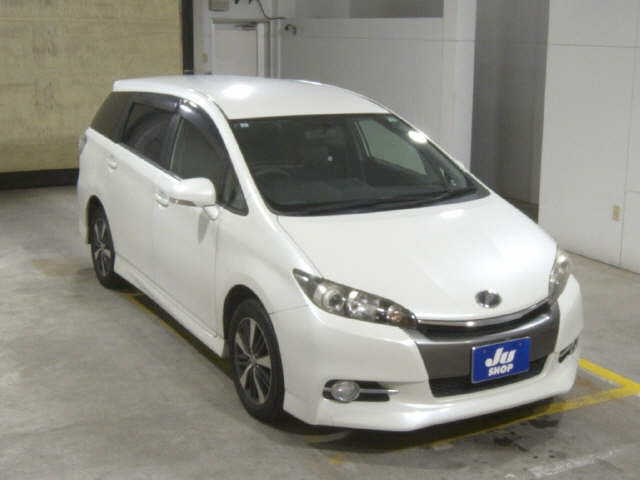 TOYOTA WISH 2013