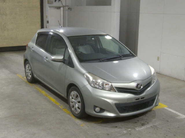 TOYOTA VITZ 2012