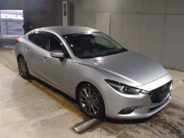 MAZDA AXELA 2018