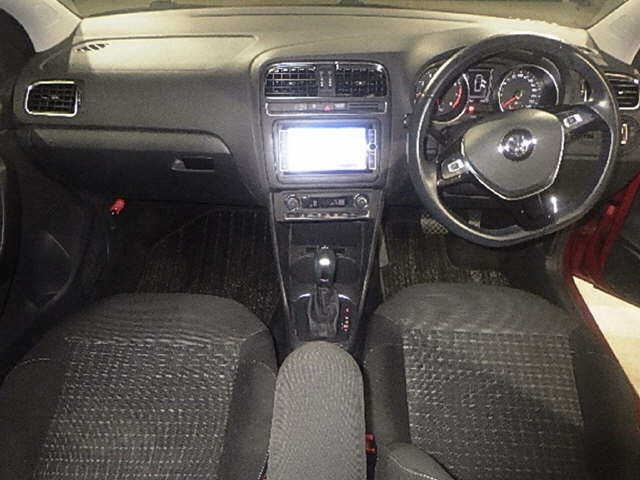 VOLKSWAGEN POLO 2016