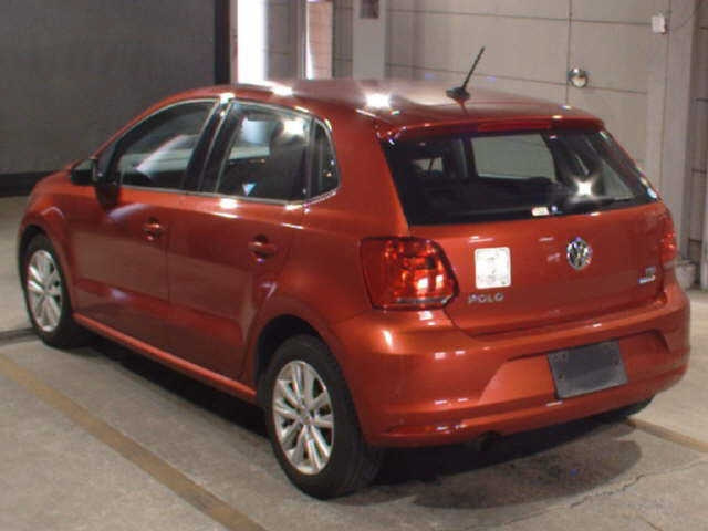 VOLKSWAGEN POLO 2016