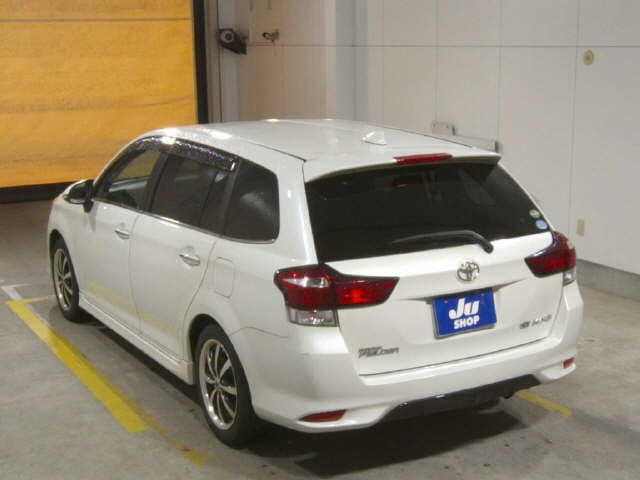 TOYOTA COROLLA FIELDER 2016