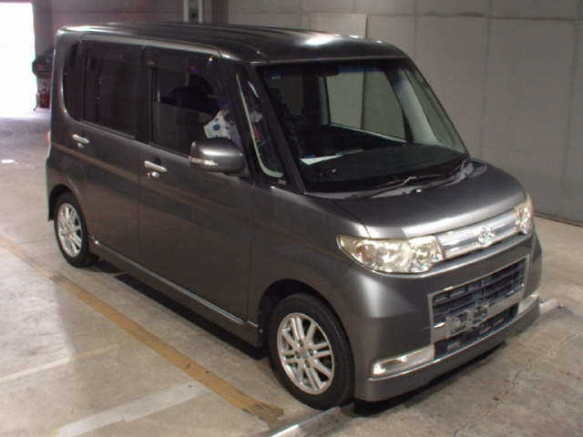 DAIHATSU TANTO 2010