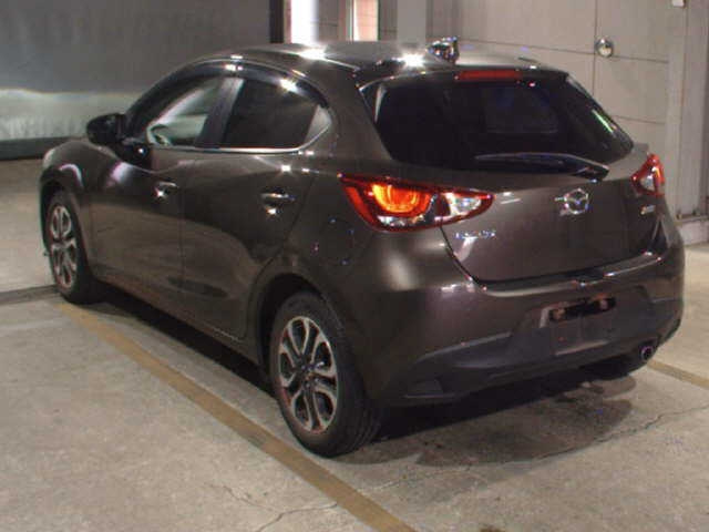 MAZDA DEMIO 2016