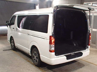 TOYOTA HIACE VAN 2021