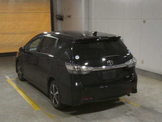 TOYOTA WISH 2013
