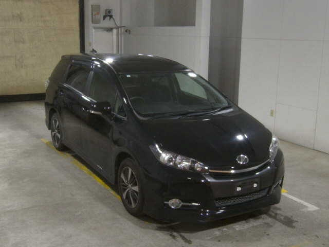 TOYOTA WISH 2013