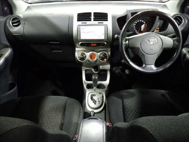 TOYOTA IST 2009