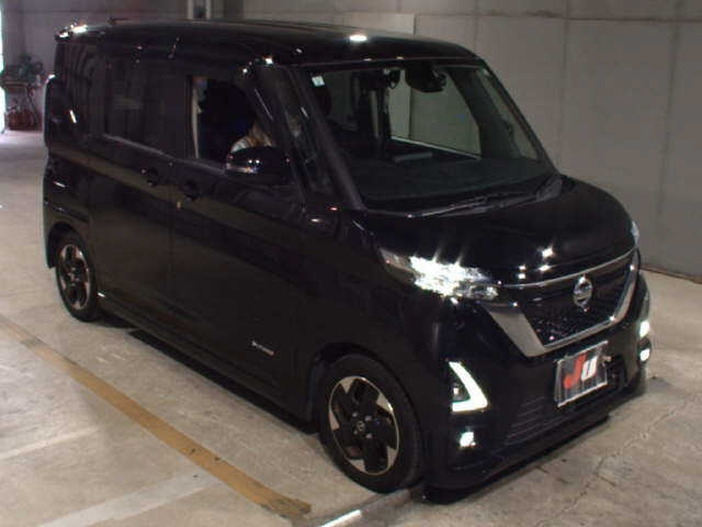 NISSAN ROOX 2021