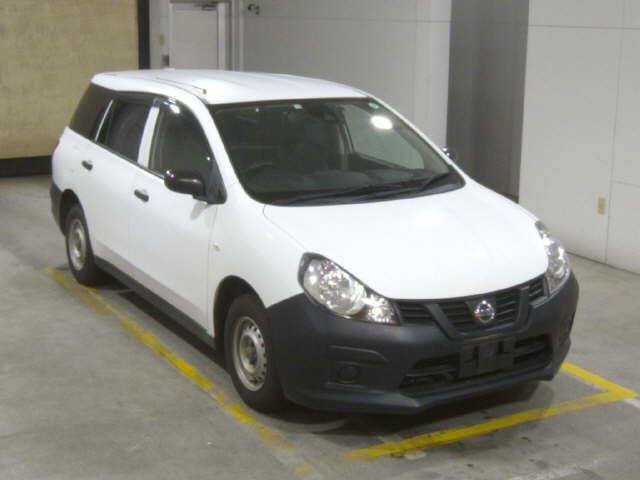 NISSAN AD 2019