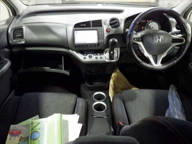 HONDA STREAM 2012