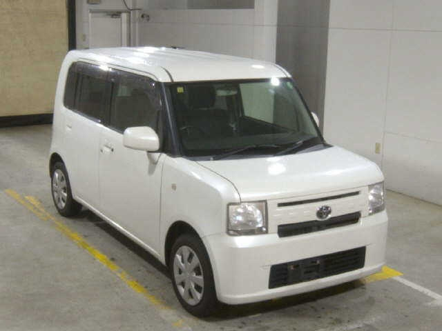 TOYOTA PIXIS SPACE 2012