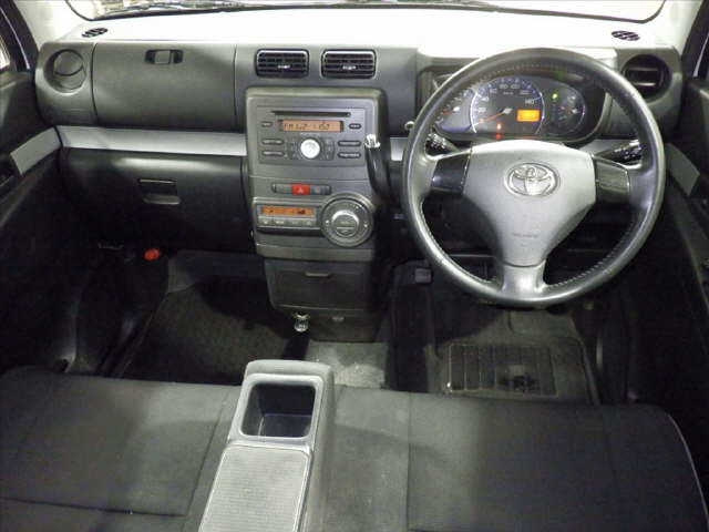 TOYOTA PIXIS SPACE 2012