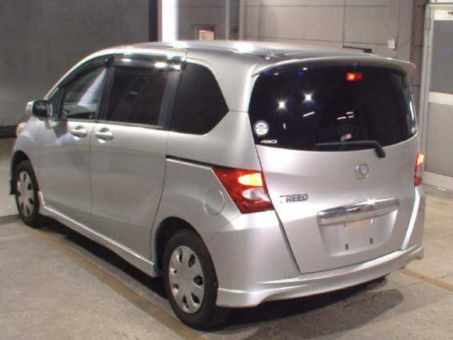 HONDA FREED 2008