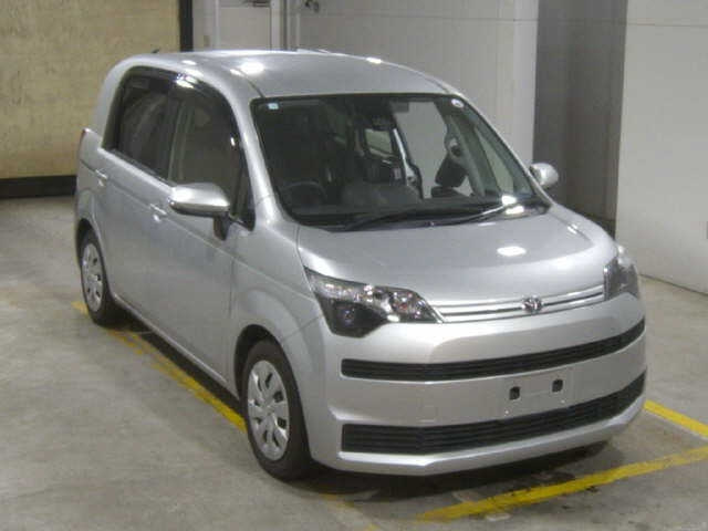 TOYOTA SPADE 2016