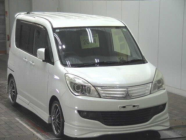 MITSUBISHI DELICA D2 2012