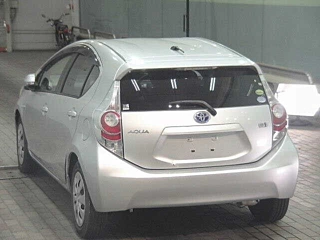 TOYOTA AQUA 2013