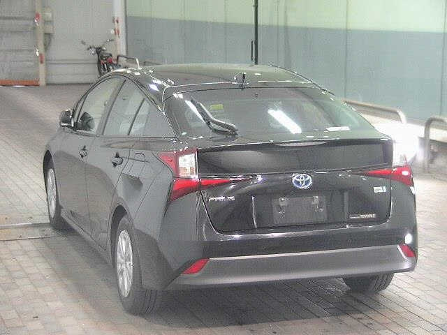 TOYOTA PRIUS 2021