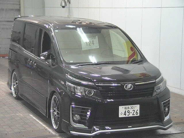 TOYOTA VOXY 2015
