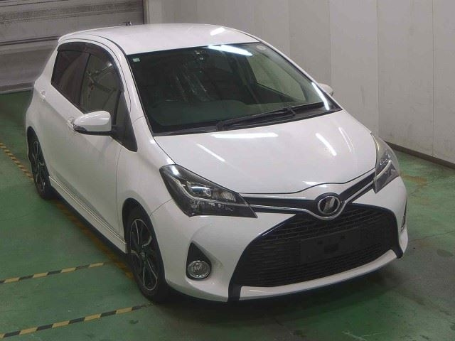 TOYOTA VITZ 2014