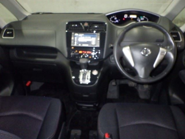 NISSAN SERENA 2011