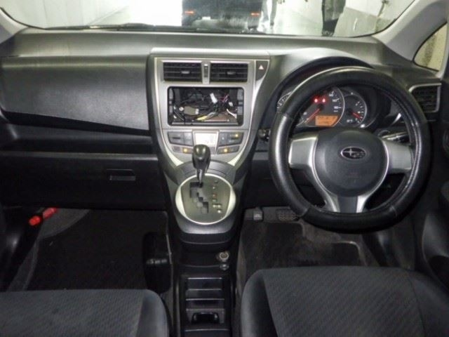 SUBARU TREZIA 2010