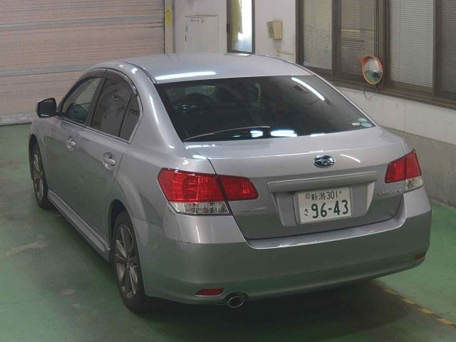SUBARU LEGACY B4 2013