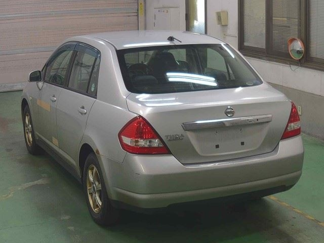 NISSAN TIIDA LATIO 2012
