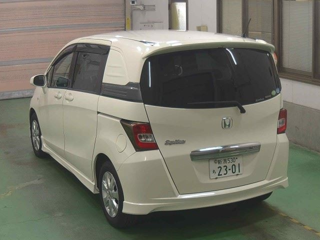 HONDA FREED 2011