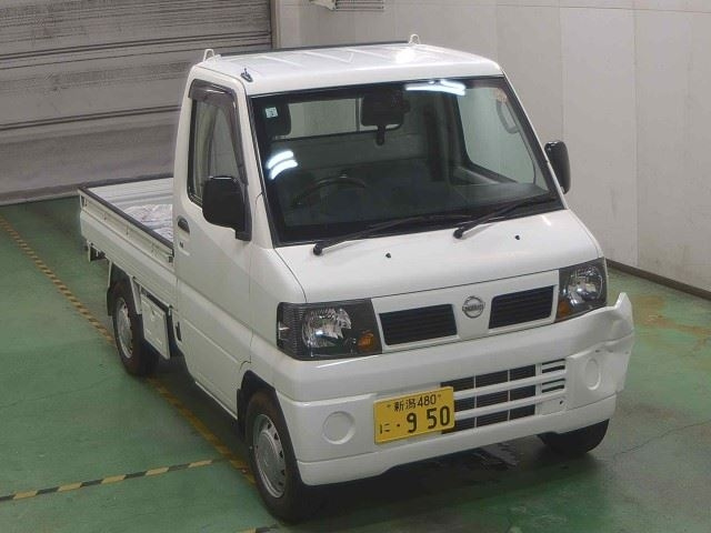 NISSAN CLIPPER TRUCK 2010
