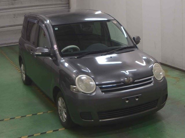 TOYOTA SIENTA 2010