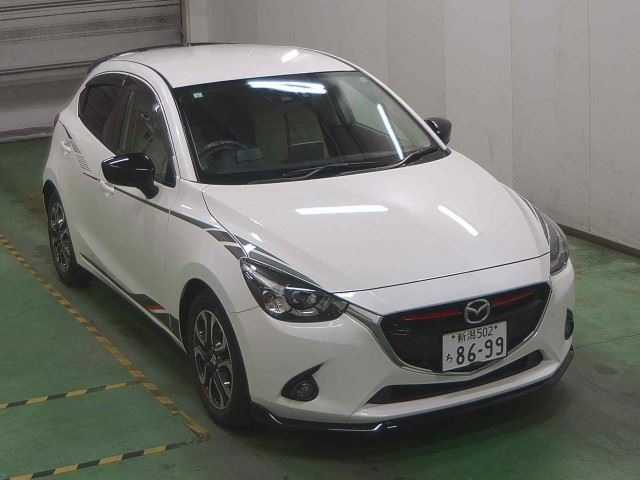 MAZDA DEMIO 2015
