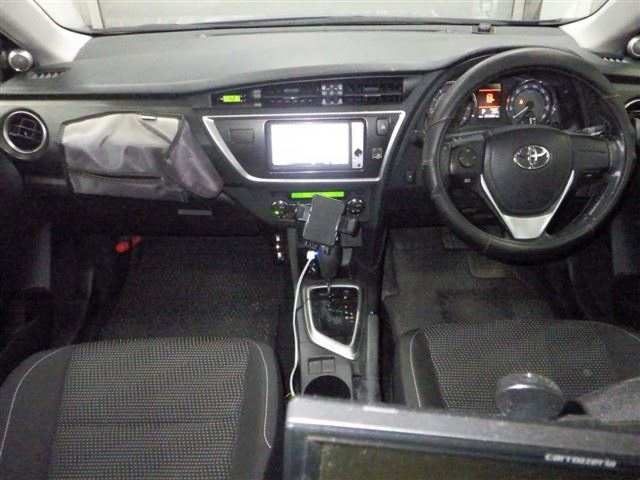TOYOTA AURIS 2012